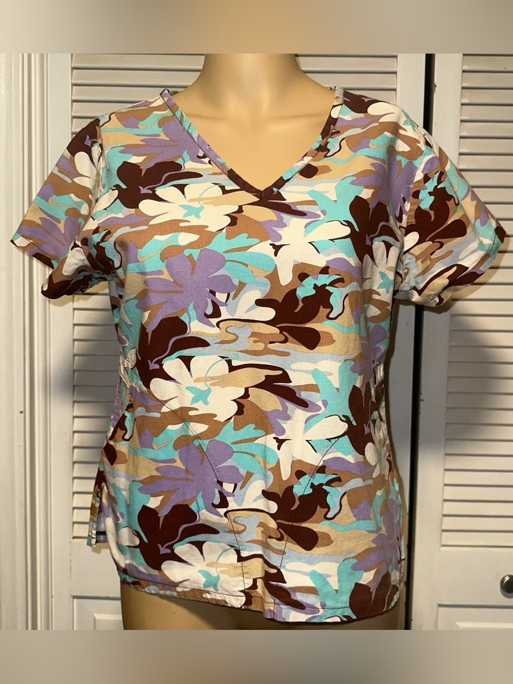 Life Nurse Medical Scrub Uniform Top Camouflage Camo XS